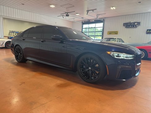Used 2021 BMW 750i xDrive w/ Executive Package image 6