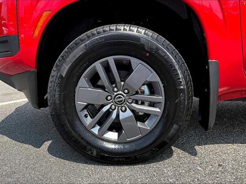 Certified 2025 Nissan Frontier SV image 7