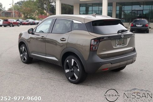 Used 2025 Nissan Kicks SR image 5