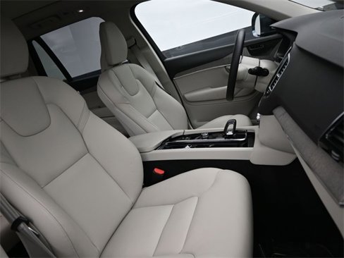Used 2025 Volvo XC90 B6 Plus w/ Protection Package Premier image 35