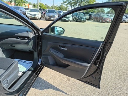 Used 2023 Nissan Sentra SV image 17