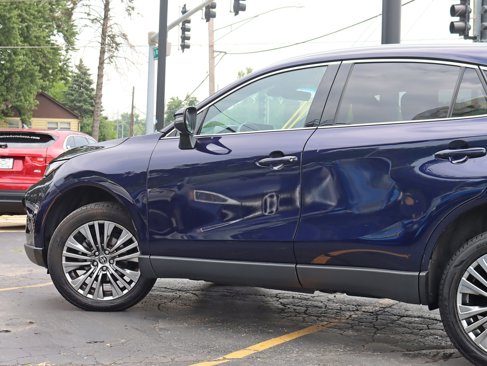 Used 2024 Toyota Venza XLE image 12