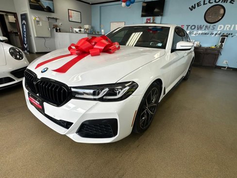 Used 2022 BMW 530i xDrive w/ Executive Package image 5