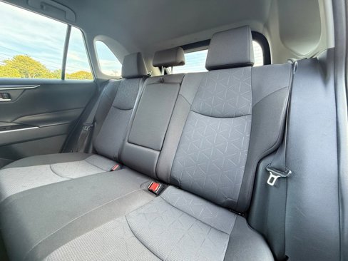 Used 2025 Toyota RAV4 XLE image 15