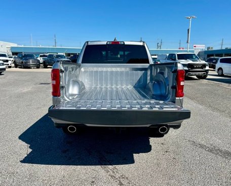 New 2026 RAM 1500 4x4 Crew Cab image 8