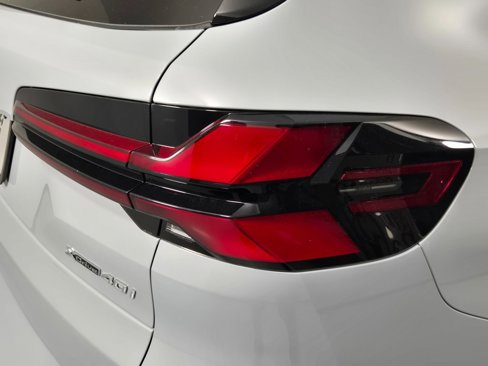New 2026 BMW X5 xDrive40i w/ M Sport Package image 9