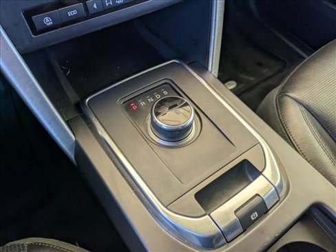 Used 2018 Land Rover Discovery Sport HSE image 12