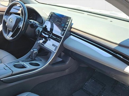 Used 2019 Toyota Avalon XLE image 22