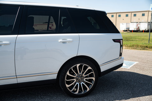 Used 2020 Land Rover Range Rover HSE image 19