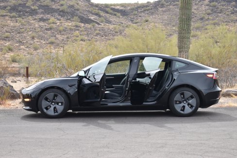 Used 2023 Tesla Model 3 Standard Range image 7