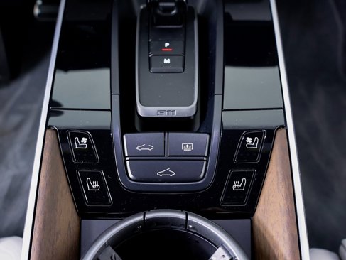 Certified 2024 Porsche 911 Carrera image 19