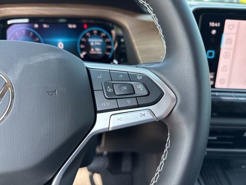 Certified 2025 Volkswagen Atlas SE image 14