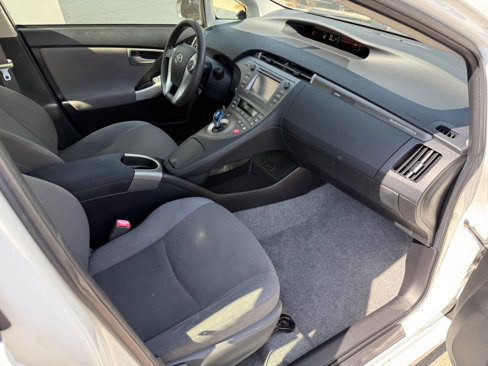 Used 2013 Toyota Prius Plug-In Hybrid image 25