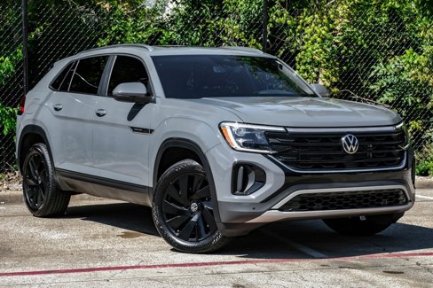 Used 2024 Volkswagen Atlas Cross Sport SE w/ Panoramic Sunroof Package image 9