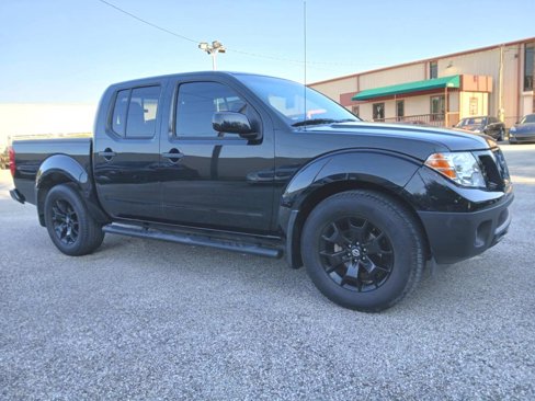 Used 2020 Nissan Frontier SV w/ Midnight Edition Floor Mats image 1