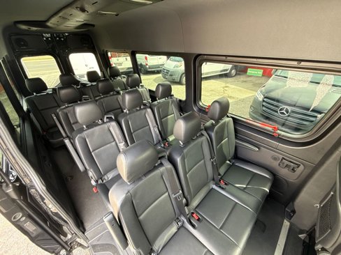 Used 2021 Mercedes-Benz Sprinter 2500 image 23