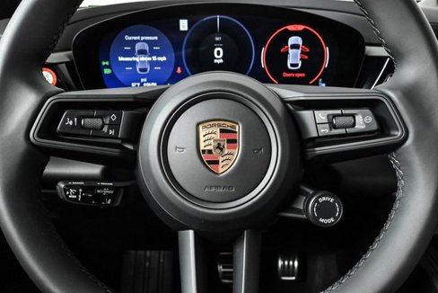 Used 2025 Porsche Macan 4S Electric image 9
