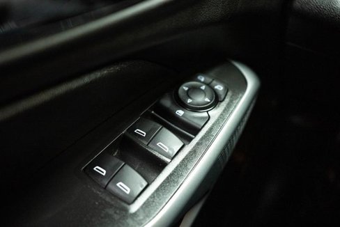 Used 2025 Chevrolet Trax LS image 25