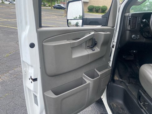 Used 2020 Chevrolet Express 3500 Extended w/ Power Convenience Package image 10