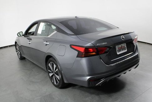 Certified 2021 Nissan Altima 2.5 SV w/ SV Premium Package image 3