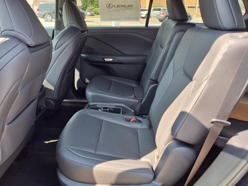 New 2025 Lexus TX 500h AWD image 7