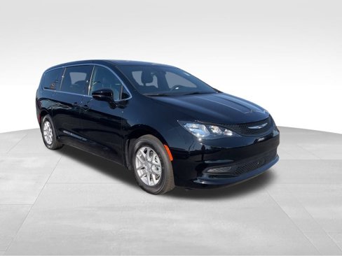 New 2026 Chrysler Voyager LX image 7