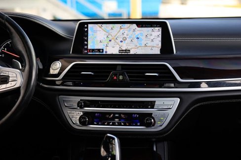 Used 2019 BMW M760i xDrive image 45