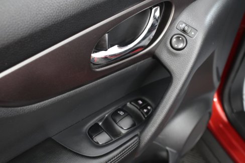 Used 2015 Nissan Rogue SV image 14