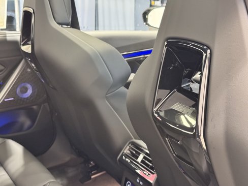 New 2026 BMW M5 w/ Executive Package image 28