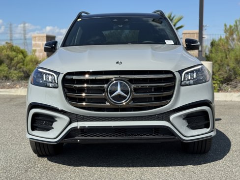 New 2026 Mercedes-Benz GLS 580 4MATIC image 5