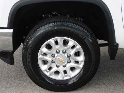 Used 2023 Chevrolet Silverado 2500 LT w/ Convenience Package image 9