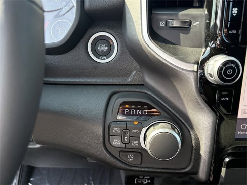 New 2026 RAM 1500 4x4 Crew Cab image 19