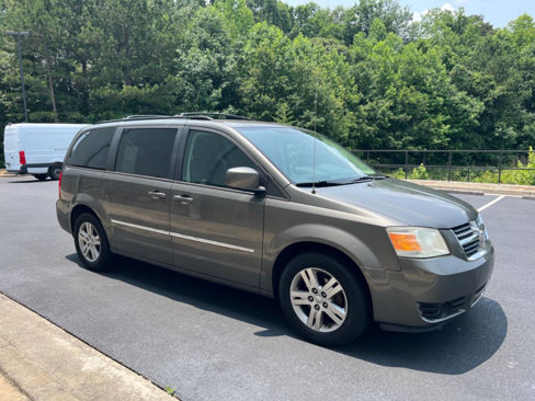Used 2010 Dodge Grand Caravan Crew w/ Entertainment Group 2 image 6