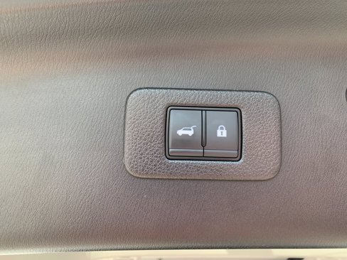 Used 2024 Nissan Armada Platinum w/ Captain's Chairs Package image 8
