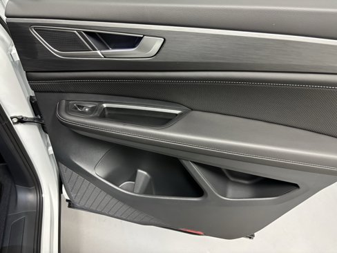 New 2026 Volkswagen Atlas Cross Sport SE image 27