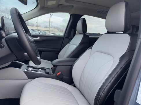 New 2025 Ford Escape SE w/ PHEV Premium Package image 2