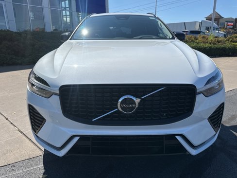 Certified 2025 Volvo XC60 B5 Plus image 8