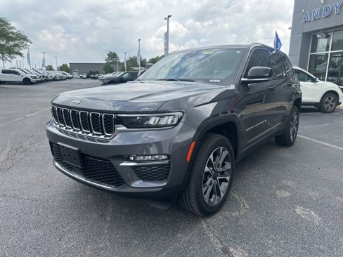 Used 2024 Jeep Grand Cherokee Limited image 2