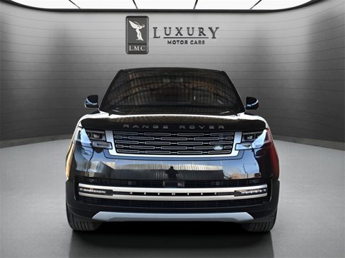 Used 2023 Land Rover Range Rover SE image 2