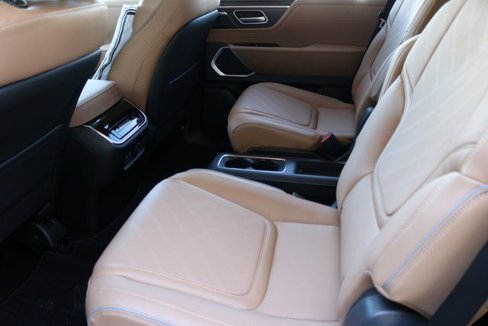 New 2025 INFINITI QX80 Luxe image 15