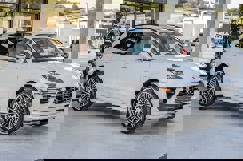 Used 2020 Porsche Macan Turbo image 4