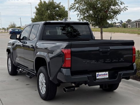 Used 2025 Toyota Tacoma SR5 image 4