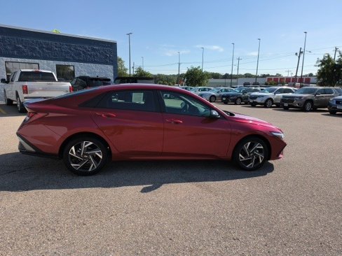 Used 2025 Hyundai Elantra Sport image 6