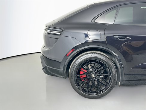 New 2025 Porsche Macan Turbo Electric image 13