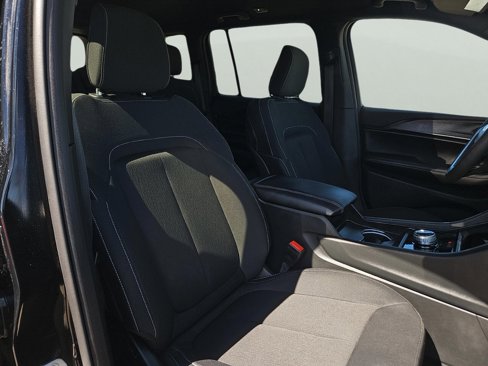 Used 2025 Jeep Grand Cherokee Laredo w/ Luxury Tech Group I image 22