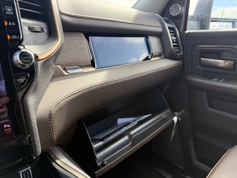 New 2025 RAM 2500 Limited image 35