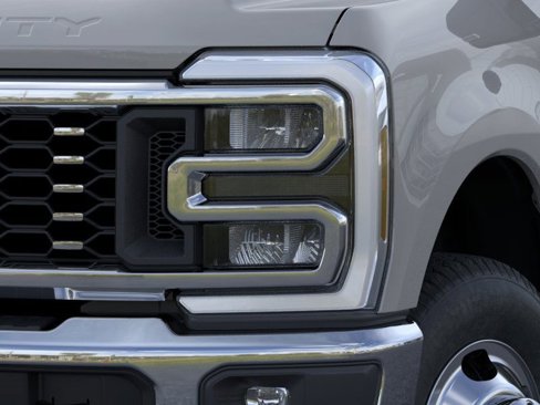 New 2026 Ford F350 Lariat image 18