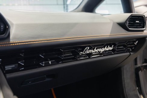 Used 2024 Lamborghini Huracan Tecnica image 18