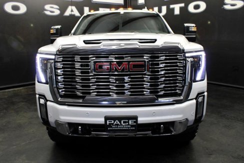 Used 2024 GMC Sierra 2500 Denali w/ Denali Reserve Package image 2