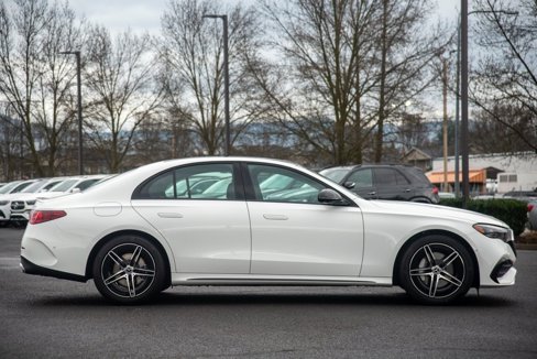 Used 2025 Mercedes-Benz E 350 4MATIC Sedan image 6